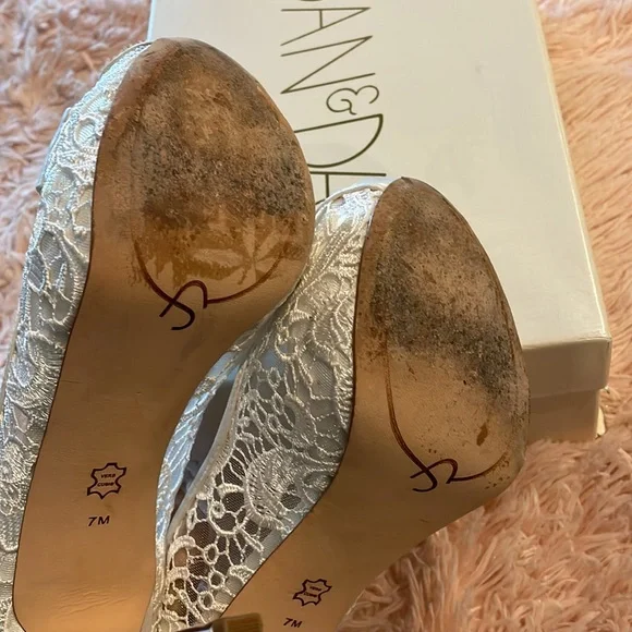 Joan & David “Da Cutie” Ivory Lace w/ Satin Bow Peep Toe Wedding Heels - Picture 5 of 6